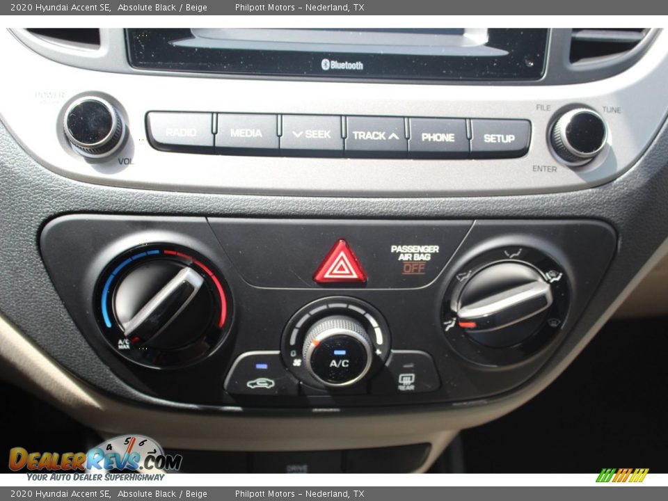 2020 Hyundai Accent SE Absolute Black / Beige Photo #16