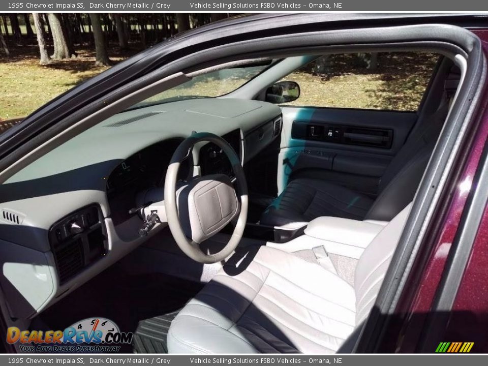 Front Seat of 1995 Chevrolet Impala SS Photo #4