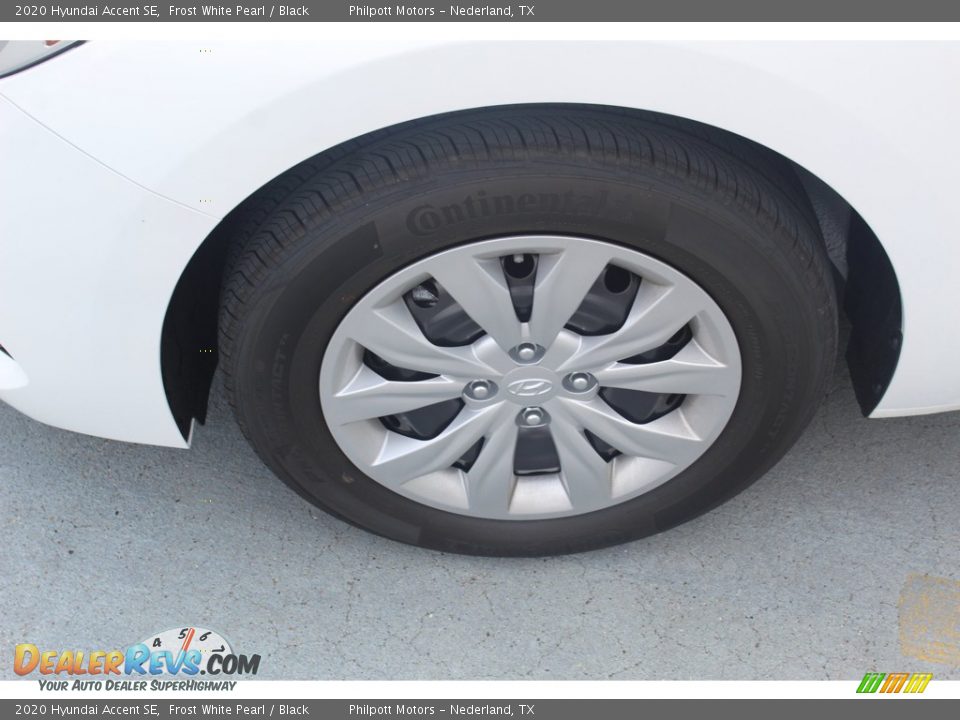 2020 Hyundai Accent SE Frost White Pearl / Black Photo #5