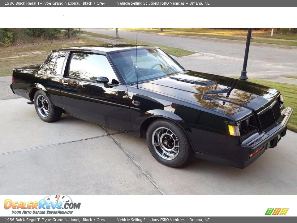 Front 3/4 View of 1986 Buick Regal T-Type Grand National Photo #9