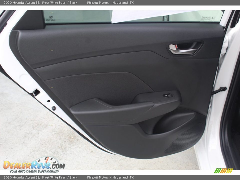 2020 Hyundai Accent SE Frost White Pearl / Black Photo #18