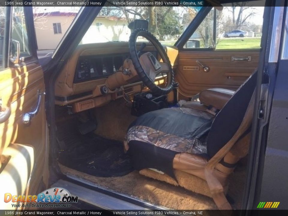 Honey Interior - 1986 Jeep Grand Wagoneer  Photo #5