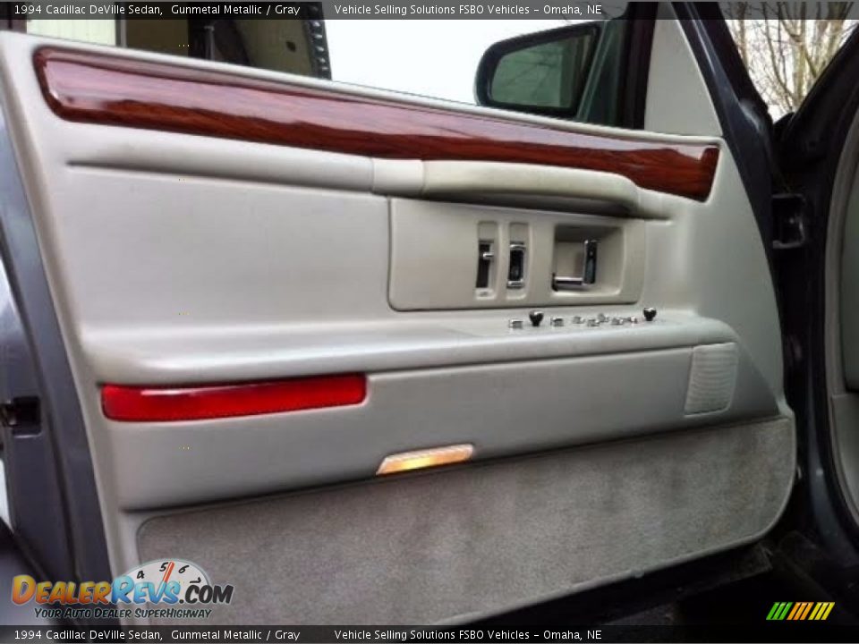 Door Panel of 1994 Cadillac DeVille Sedan Photo #12