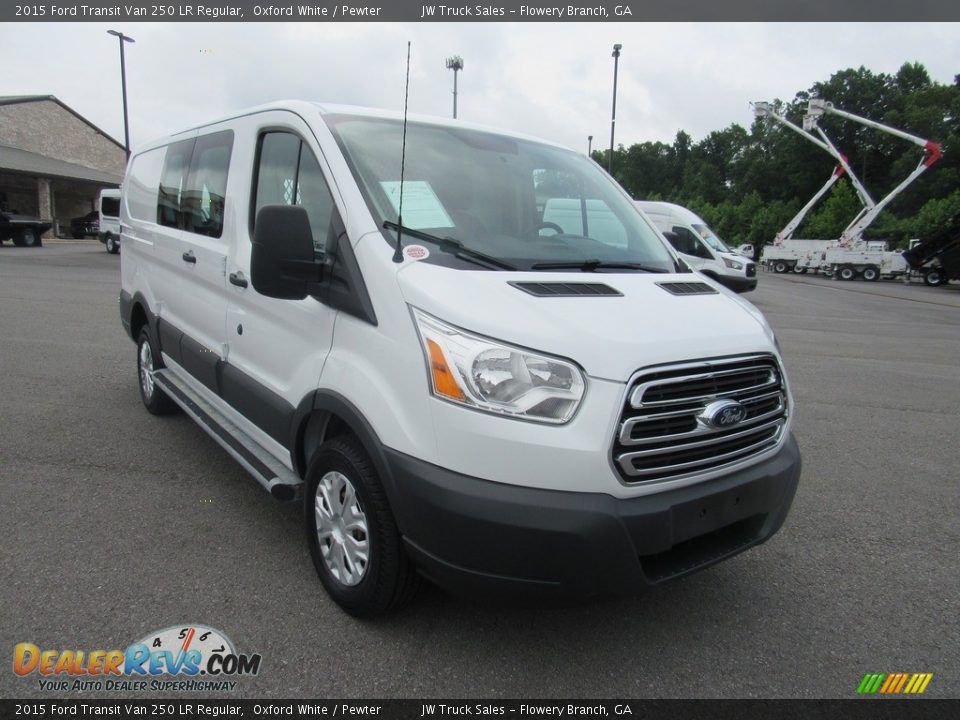 Front 3/4 View of 2015 Ford Transit Van 250 LR Regular Photo #7