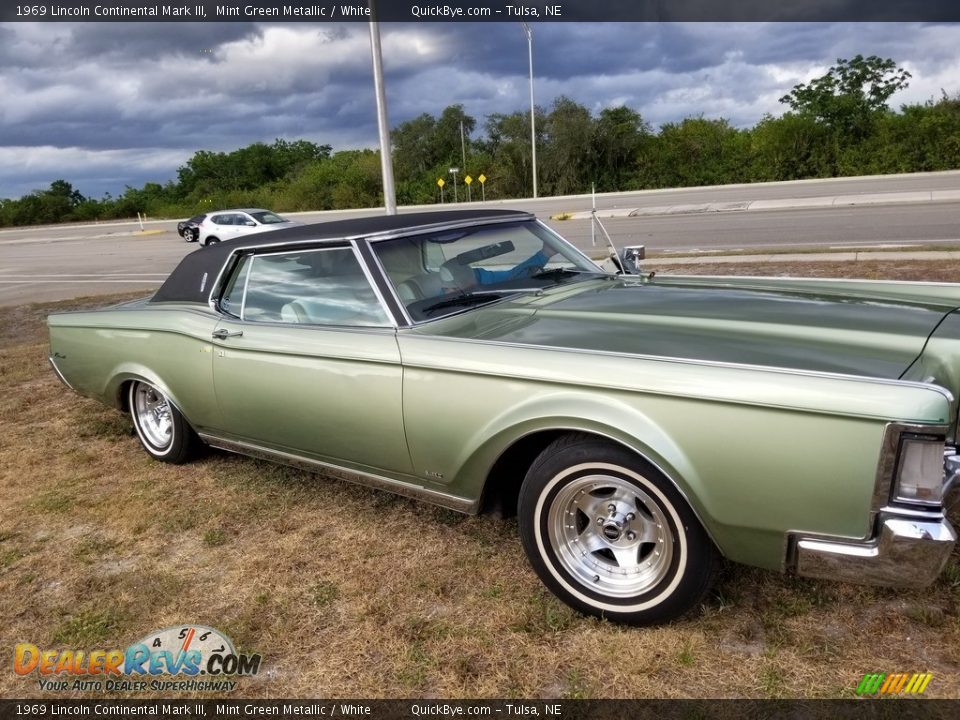 Front 3/4 View of 1969 Lincoln Continental Mark III Photo #1
