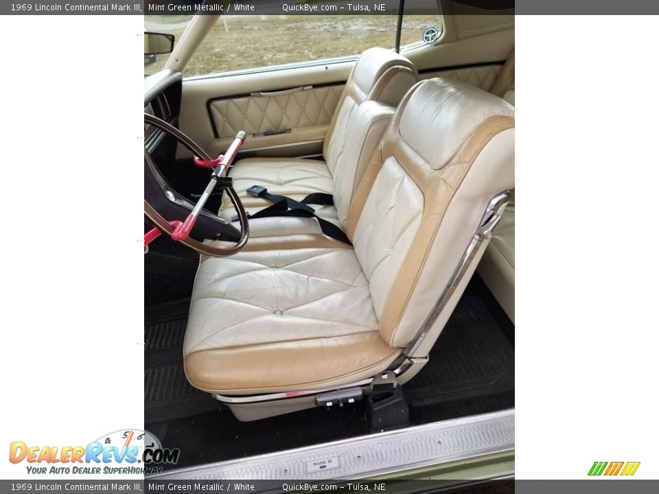Front Seat of 1969 Lincoln Continental Mark III Photo #8