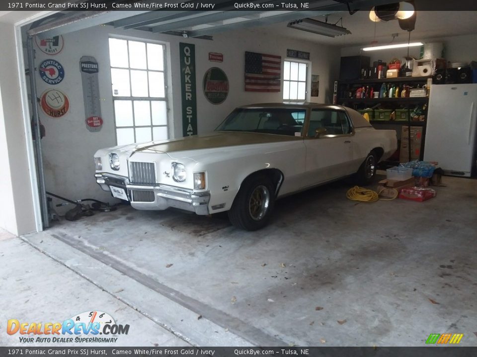 Front 3/4 View of 1971 Pontiac Grand Prix SSJ Hurst Photo #4