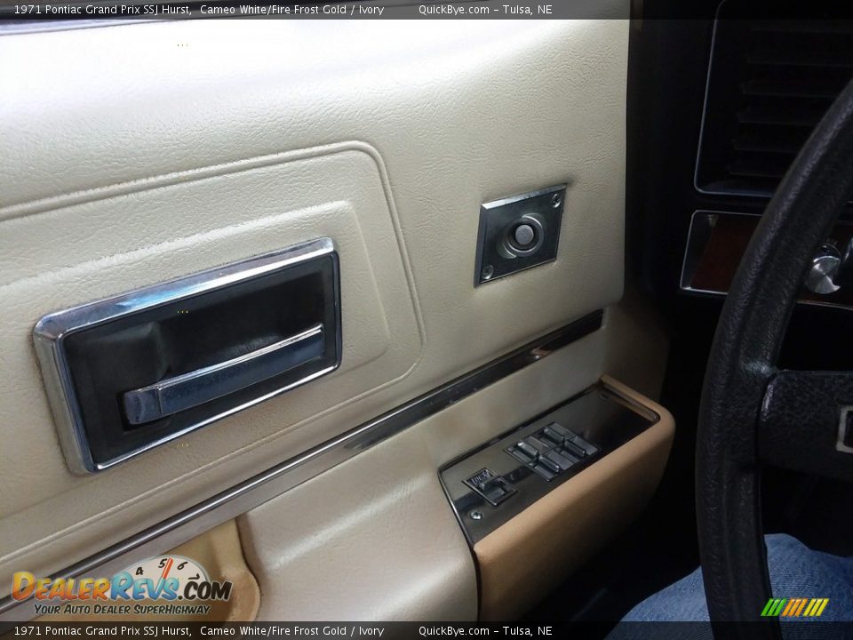 Door Panel of 1971 Pontiac Grand Prix SSJ Hurst Photo #18