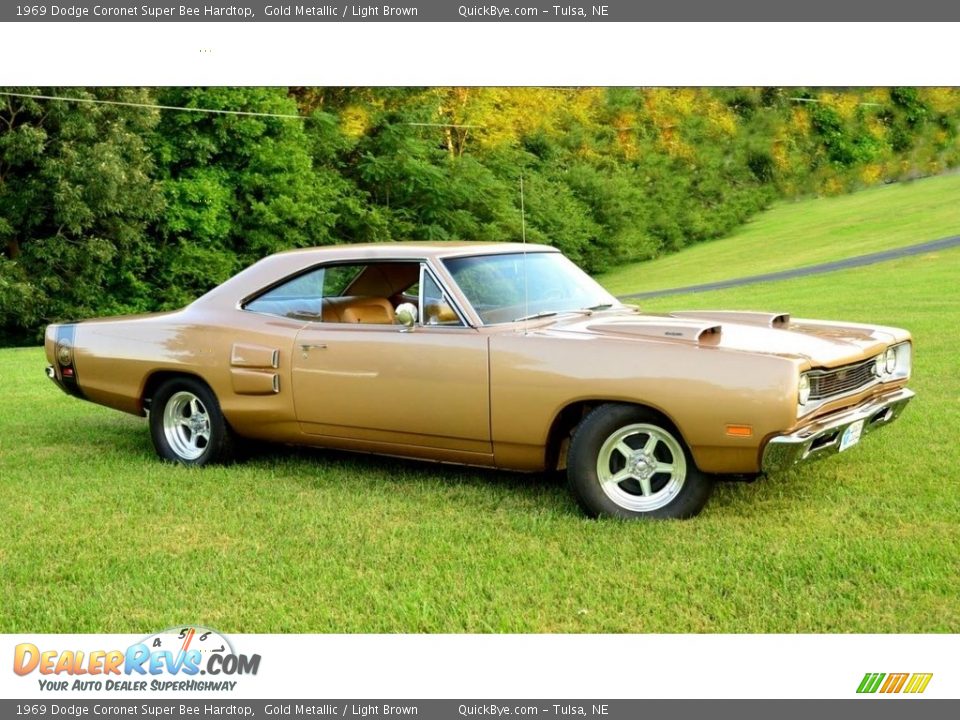 Front 3/4 View of 1969 Dodge Coronet Super Bee Hardtop Photo #3