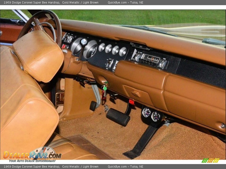 Dashboard of 1969 Dodge Coronet Super Bee Hardtop Photo #13