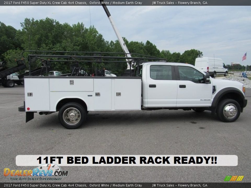 2017 Ford F450 Super Duty XL Crew Cab 4x4 Chassis Oxford White / Medium Earth Gray Photo #6