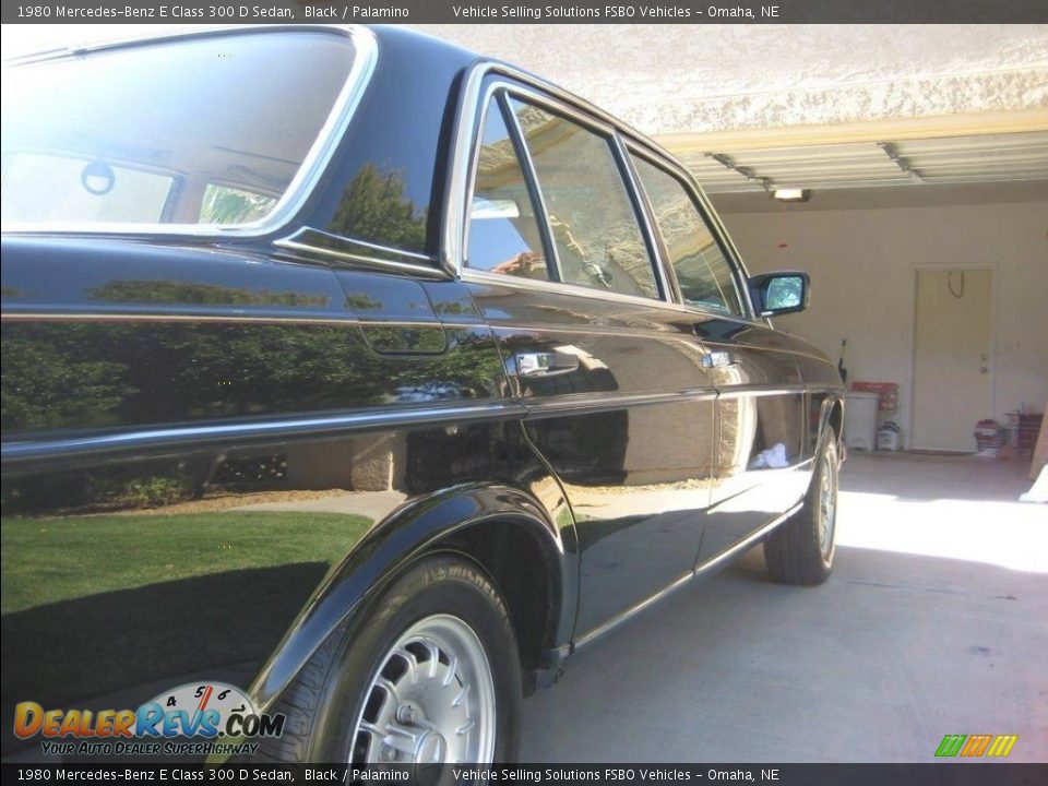 1980 Mercedes-Benz E Class 300 D Sedan Black / Palamino Photo #10