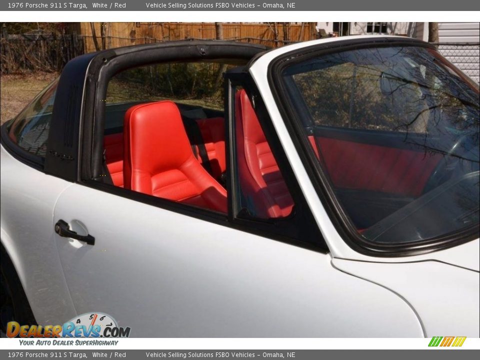 1976 Porsche 911 S Targa White / Red Photo #6