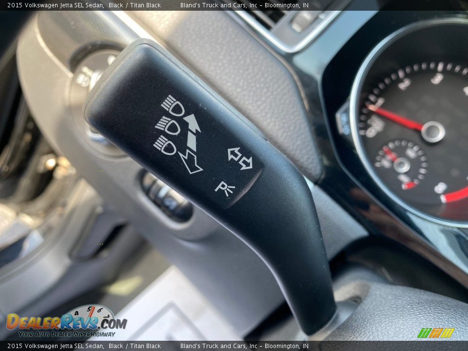 Controls of 2015 Volkswagen Jetta SEL Sedan Photo #12