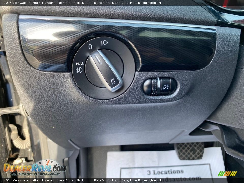 Controls of 2015 Volkswagen Jetta SEL Sedan Photo #14