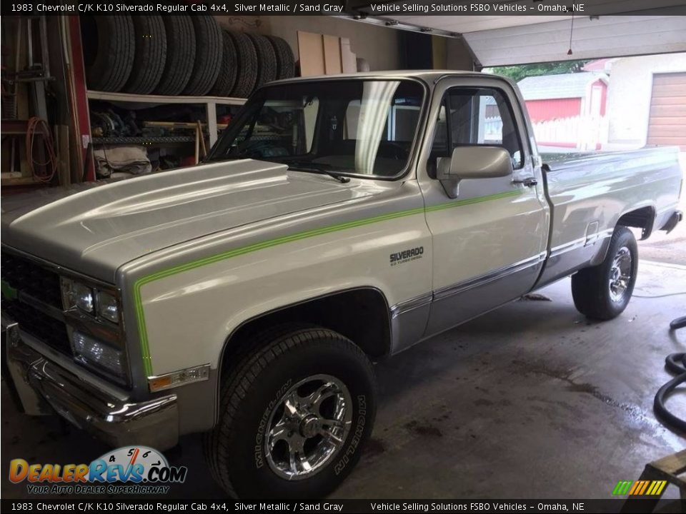 Silver Metallic 1983 Chevrolet C/K K10 Silverado Regular Cab 4x4 Photo #4