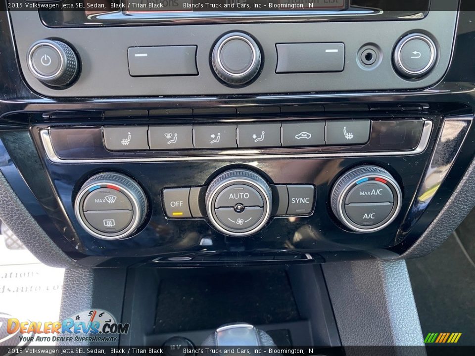 Controls of 2015 Volkswagen Jetta SEL Sedan Photo #20