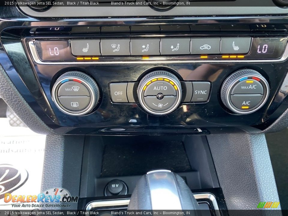 Controls of 2015 Volkswagen Jetta SEL Sedan Photo #21
