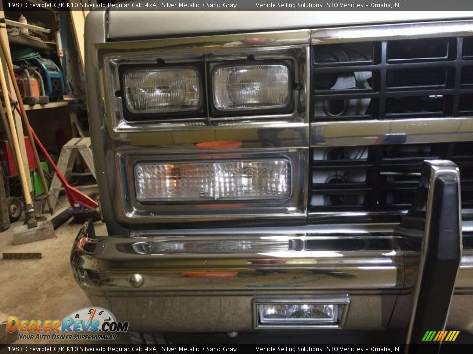 1983 Chevrolet C/K K10 Silverado Regular Cab 4x4 Silver Metallic / Sand Gray Photo #12