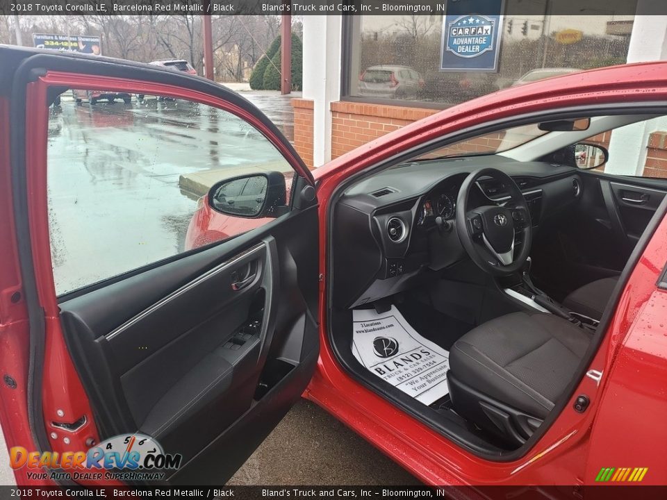 2018 Toyota Corolla LE Barcelona Red Metallic / Black Photo #3