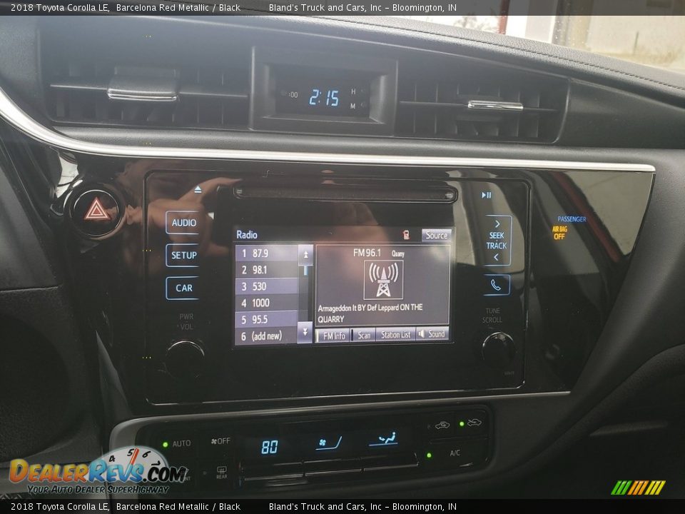 2018 Toyota Corolla LE Barcelona Red Metallic / Black Photo #16