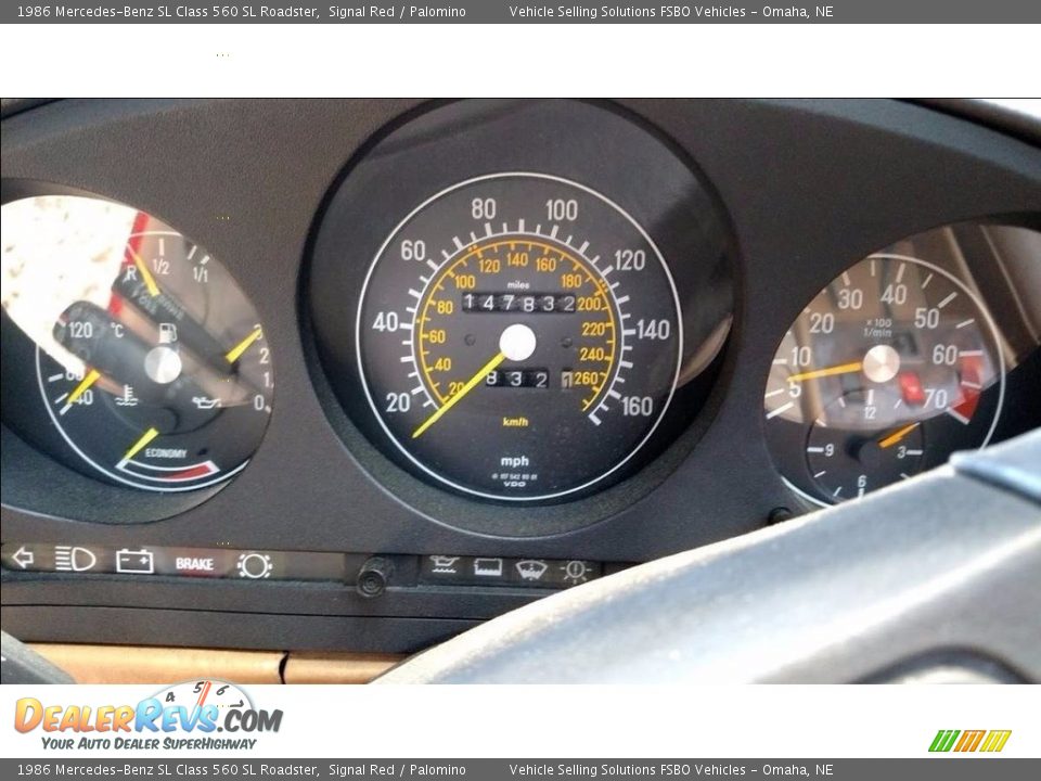 1986 Mercedes-Benz SL Class 560 SL Roadster Gauges Photo #15