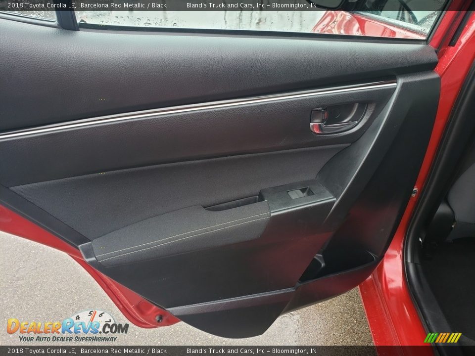 2018 Toyota Corolla LE Barcelona Red Metallic / Black Photo #25