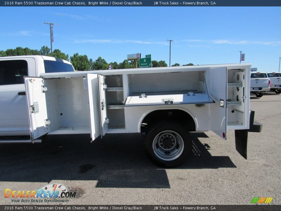 2016 Ram 5500 Tradesman Crew Cab Chassis Bright White / Diesel Gray/Black Photo #9