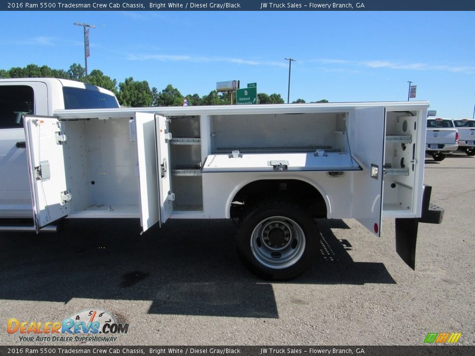 2016 Ram 5500 Tradesman Crew Cab Chassis Bright White / Diesel Gray/Black Photo #10