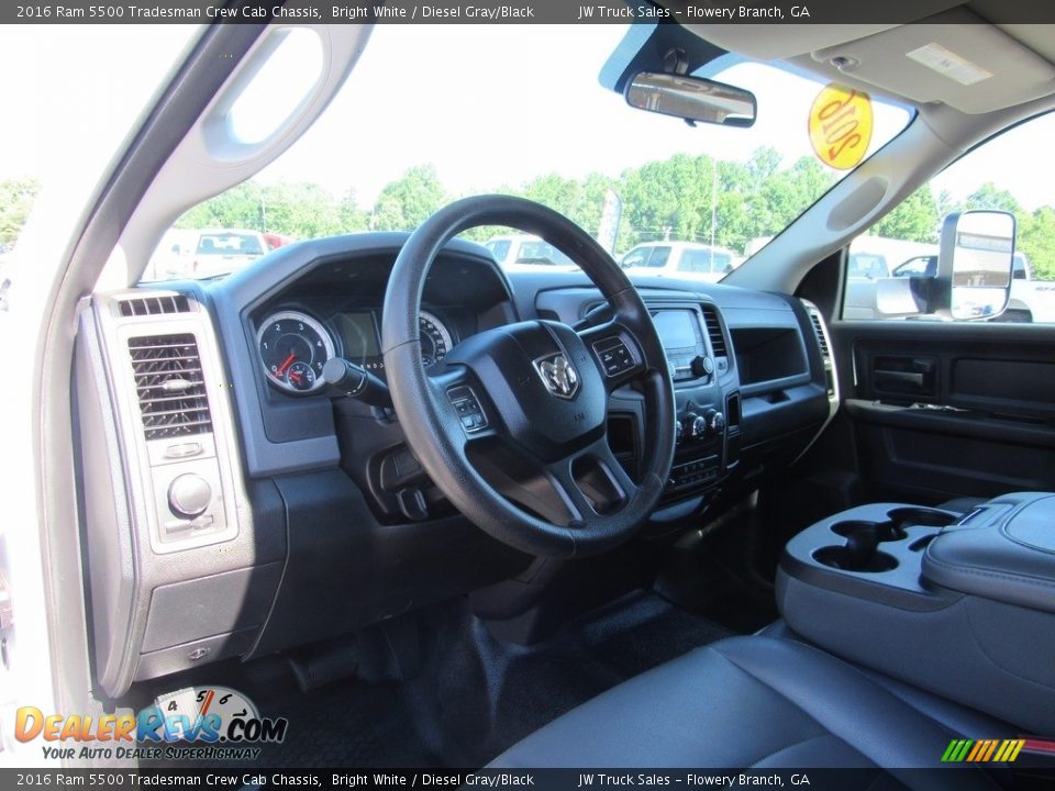 Dashboard of 2016 Ram 5500 Tradesman Crew Cab Chassis Photo #27