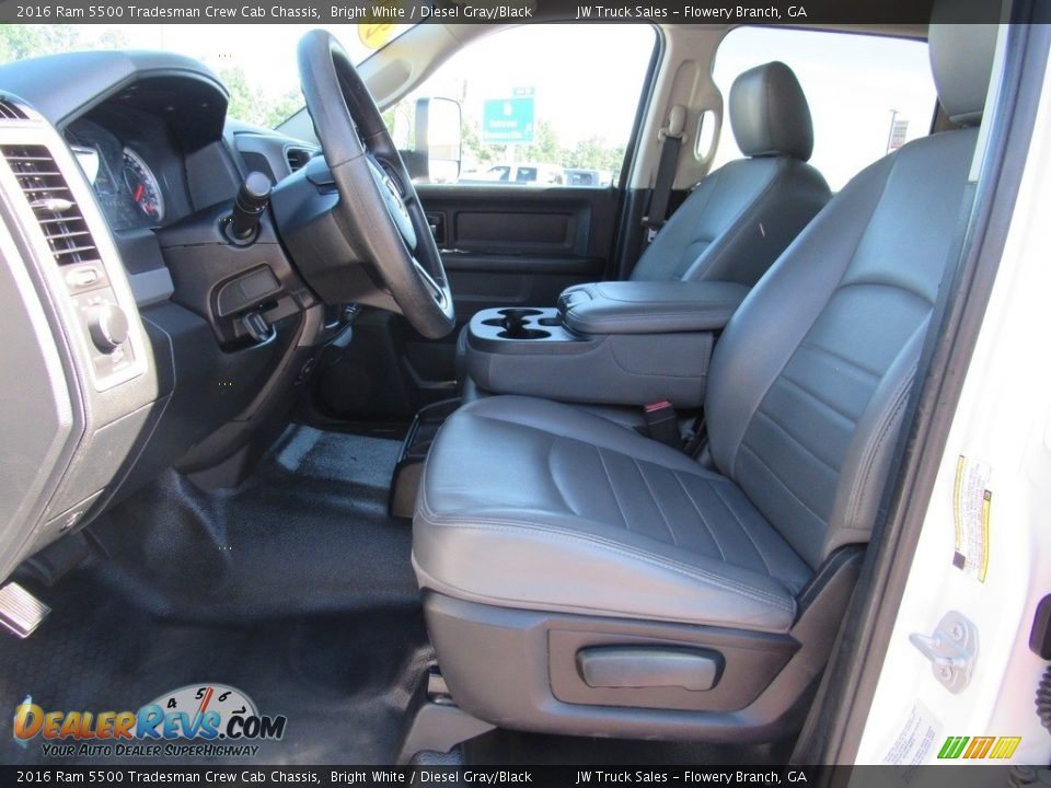 Front Seat of 2016 Ram 5500 Tradesman Crew Cab Chassis Photo #28
