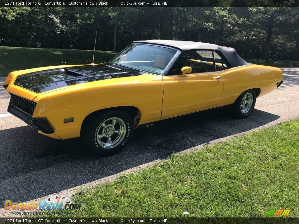 Front 3/4 View of 1971 Ford Torino GT Convertible Photo #1