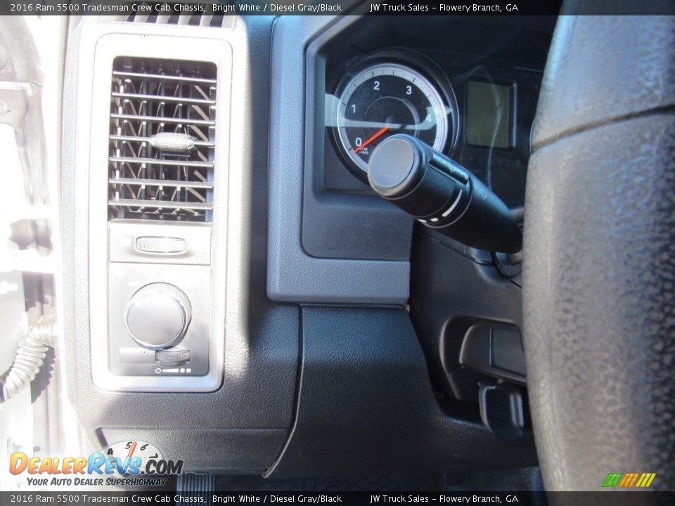 Controls of 2016 Ram 5500 Tradesman Crew Cab Chassis Photo #33