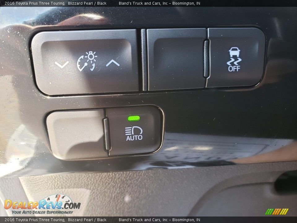 2016 Toyota Prius Three Touring Blizzard Pearl / Black Photo #6