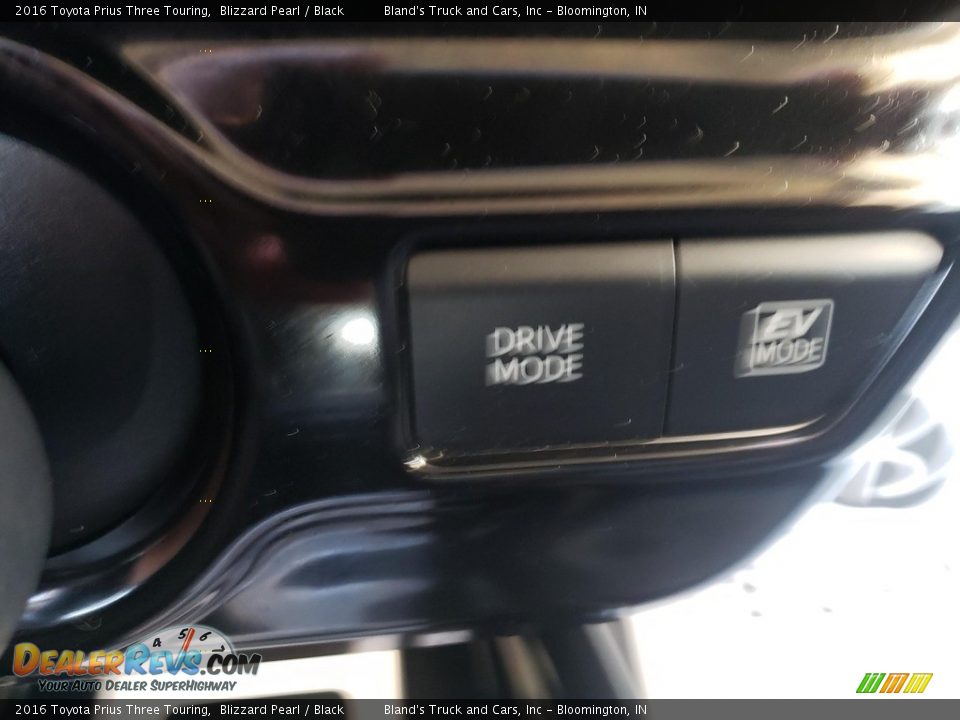 2016 Toyota Prius Three Touring Blizzard Pearl / Black Photo #18