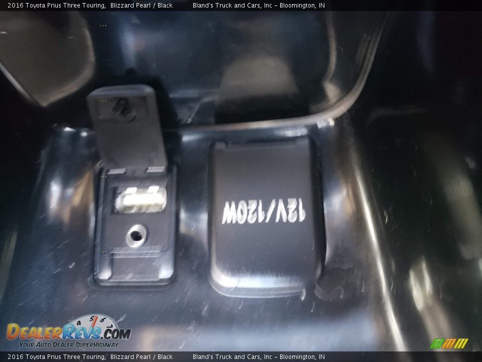 2016 Toyota Prius Three Touring Blizzard Pearl / Black Photo #19