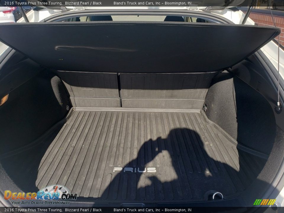 2016 Toyota Prius Three Touring Blizzard Pearl / Black Photo #27