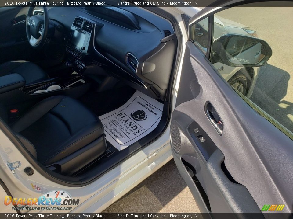 2016 Toyota Prius Three Touring Blizzard Pearl / Black Photo #30
