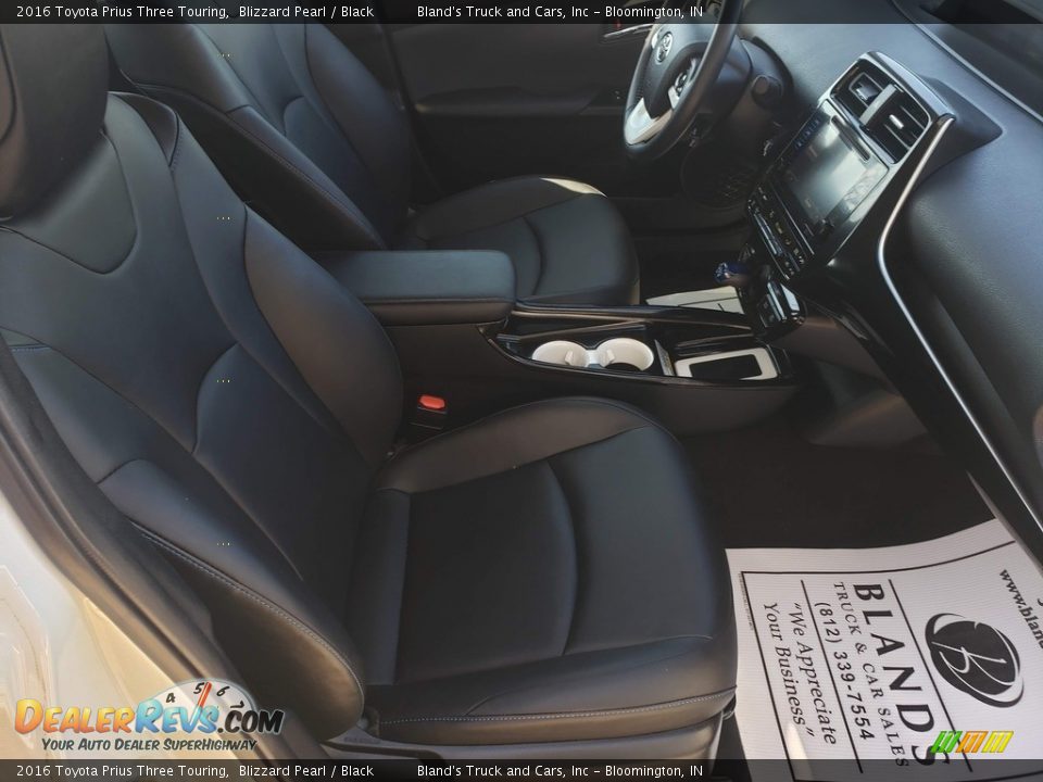 2016 Toyota Prius Three Touring Blizzard Pearl / Black Photo #31