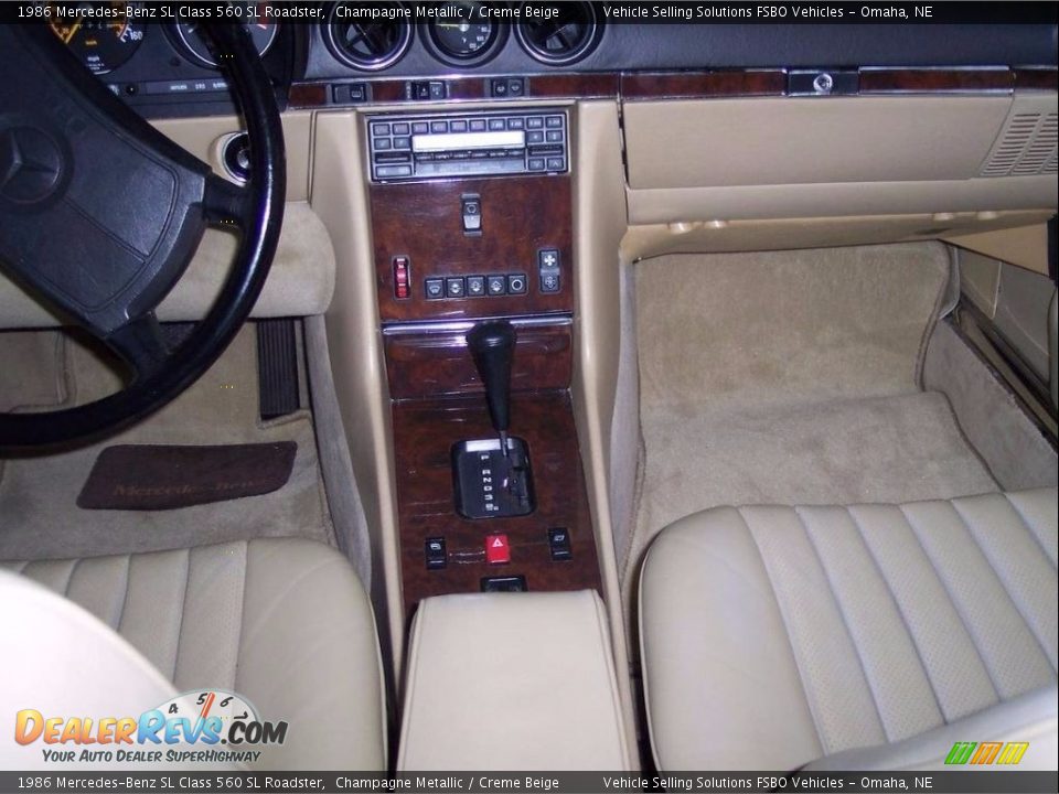 Dashboard of 1986 Mercedes-Benz SL Class 560 SL Roadster Photo #13