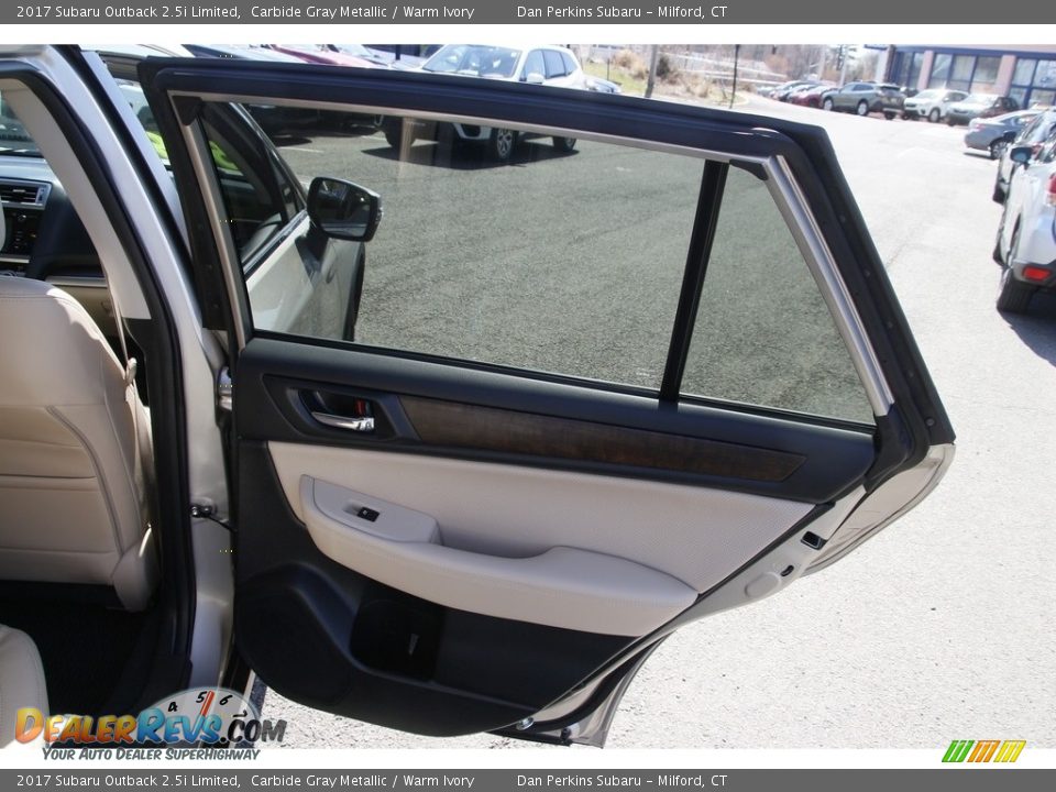 2017 Subaru Outback 2.5i Limited Carbide Gray Metallic / Warm Ivory Photo #15