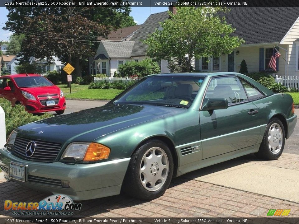 Front 3/4 View of 1993 Mercedes-Benz SL 600 Roadster Photo #1