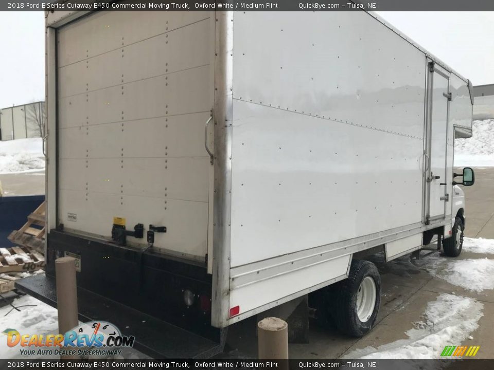 2018 Ford E Series Cutaway E450 Commercial Moving Truck Oxford White / Medium Flint Photo #5