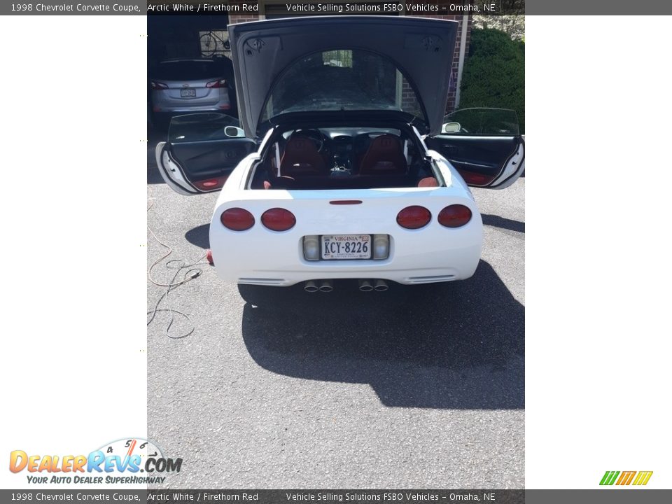 1998 Chevrolet Corvette Coupe Arctic White / Firethorn Red Photo #9