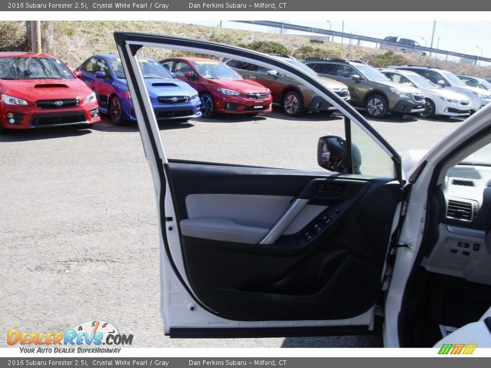 2016 Subaru Forester 2.5i Crystal White Pearl / Gray Photo #9