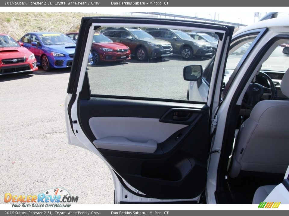 2016 Subaru Forester 2.5i Crystal White Pearl / Gray Photo #11