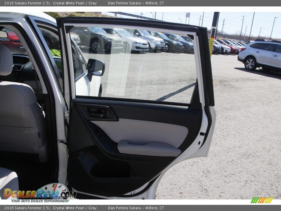 2016 Subaru Forester 2.5i Crystal White Pearl / Gray Photo #14