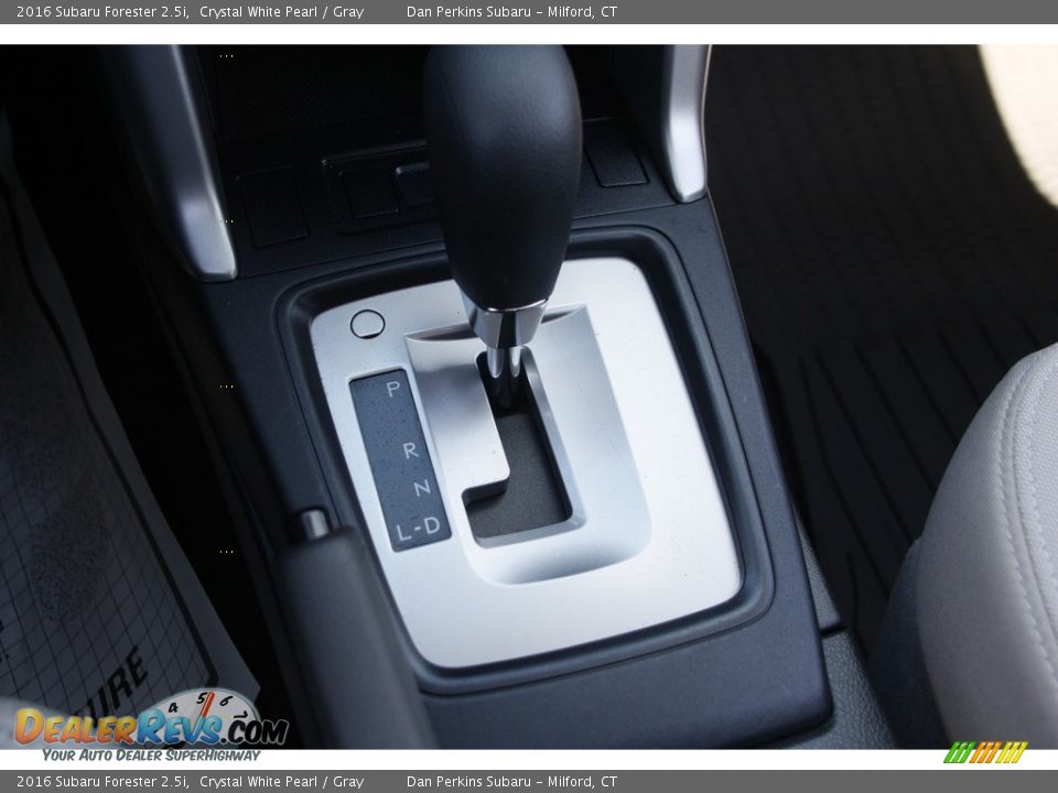 2016 Subaru Forester 2.5i Crystal White Pearl / Gray Photo #20
