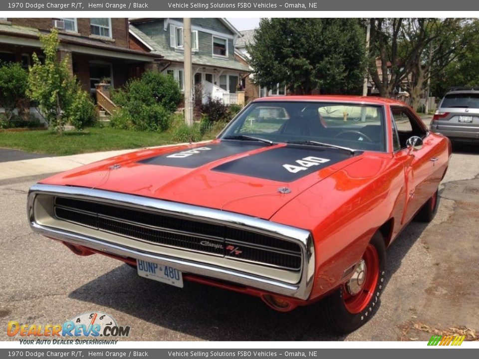 Front 3/4 View of 1970 Dodge Charger R/T Photo #1