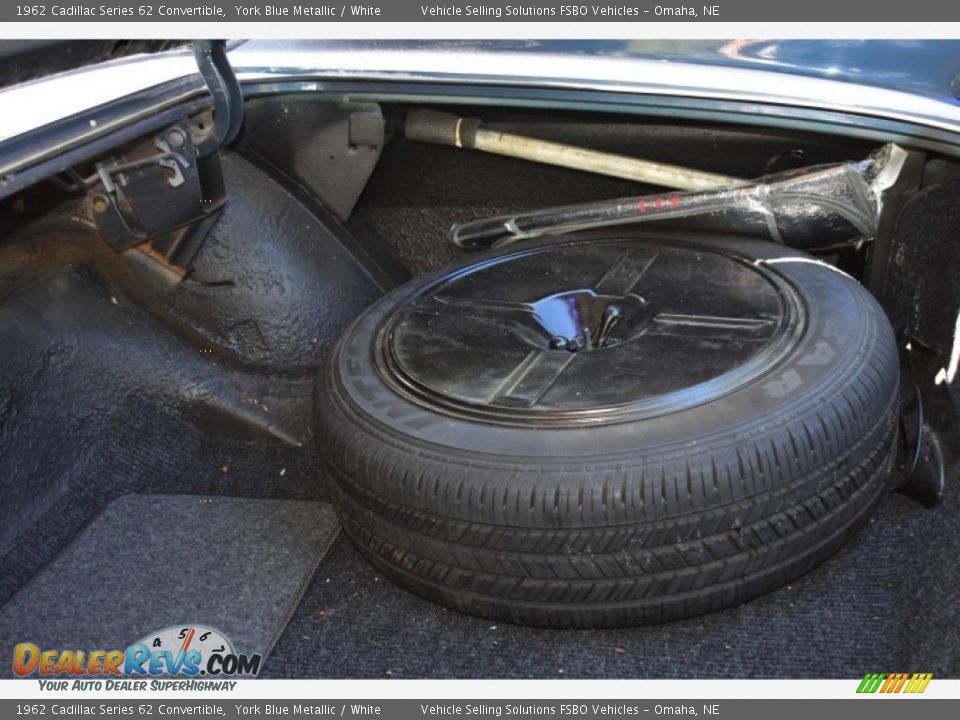 1962 Cadillac Series 62 Convertible York Blue Metallic / White Photo #13